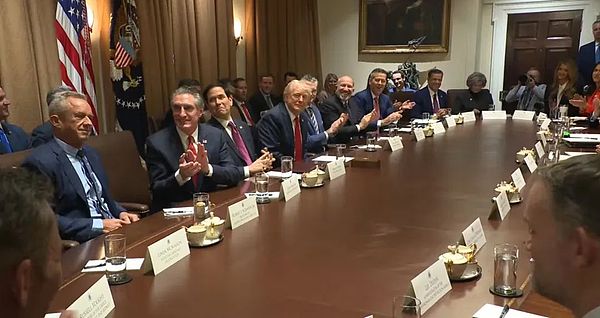 特朗普新政府首次內(nèi)閣會議馬斯克列席 內(nèi)容涉及&nbsp;圖片